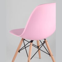 Стул Stool Group Eames DSW розовый, литой полипропилен, стальной каркас, массив бука